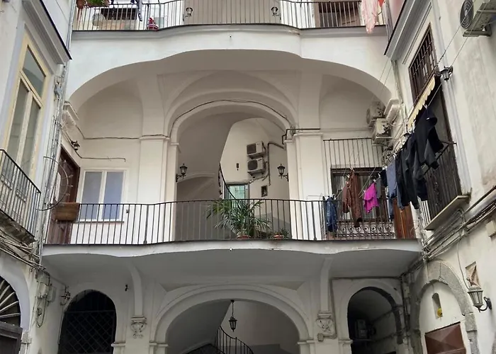 Paladino Al Centro *